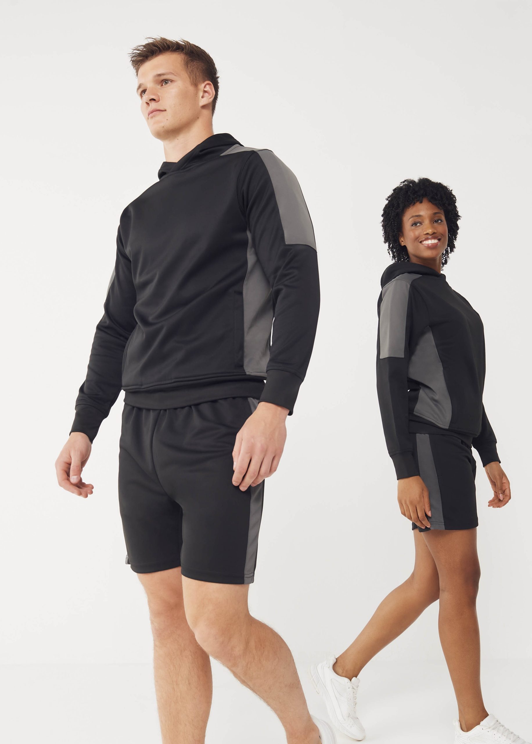 Adults’ Knitted Shorts With Zip Pockets