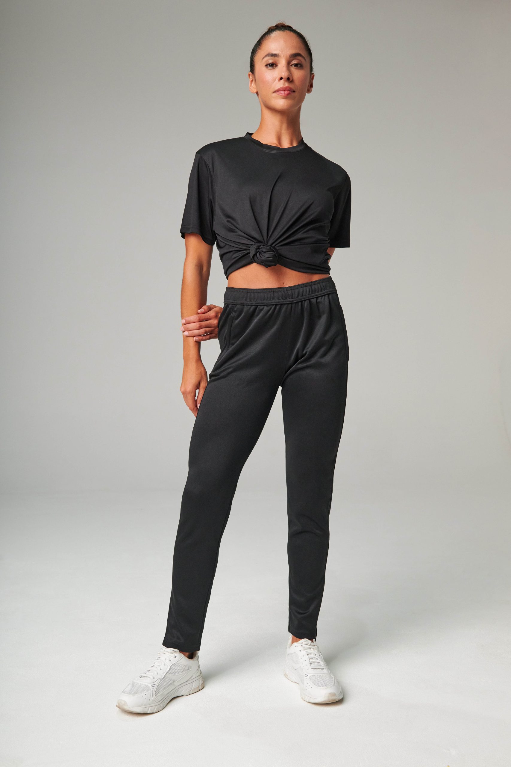 Ladies’ Slim Leg Training Pants in Black